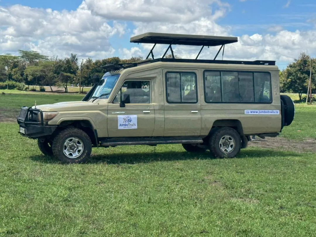 Toyota Landcruiser safari vehicle